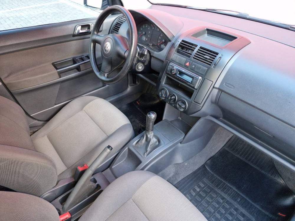 VOLKSWAGEN - POLO SEDAN - 2008/2008 - Cinza - R$ 33.900,00