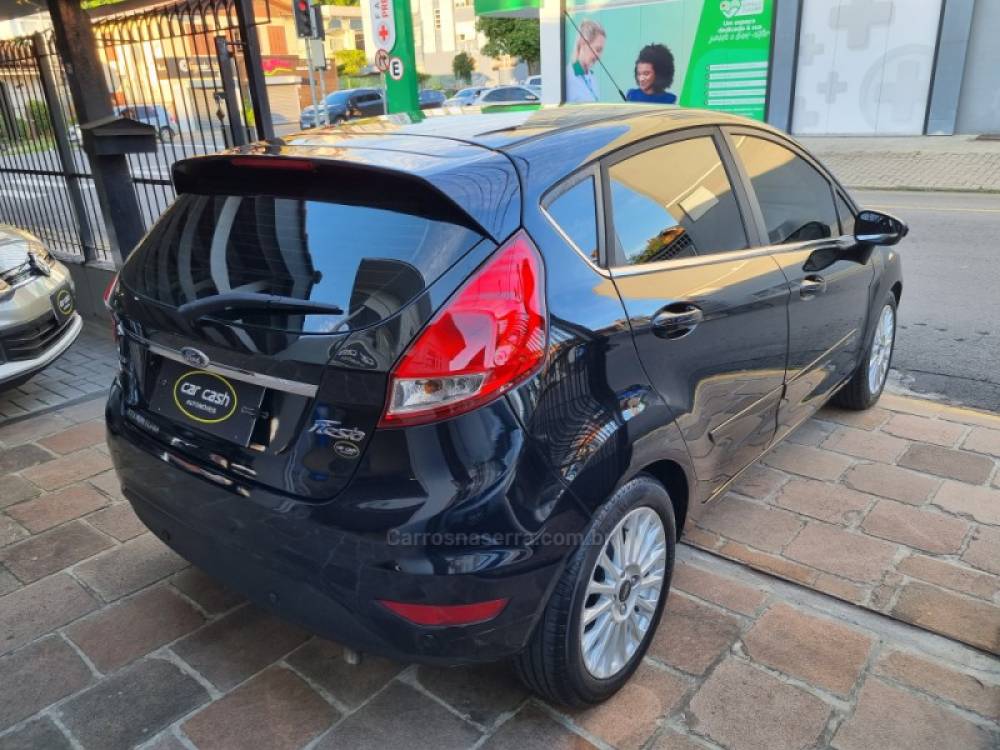 FORD - FIESTA - 2016/2016 - Preta - R$ 55.900,00