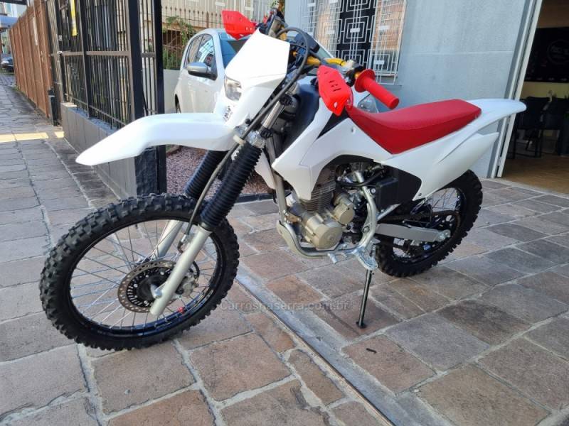 HONDA - CRF 230F - 2015/2015 - Branca - R$ 15.900,00