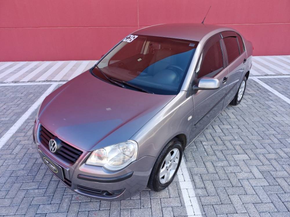 VOLKSWAGEN - POLO SEDAN - 2008/2008 - Cinza - R$ 33.900,00